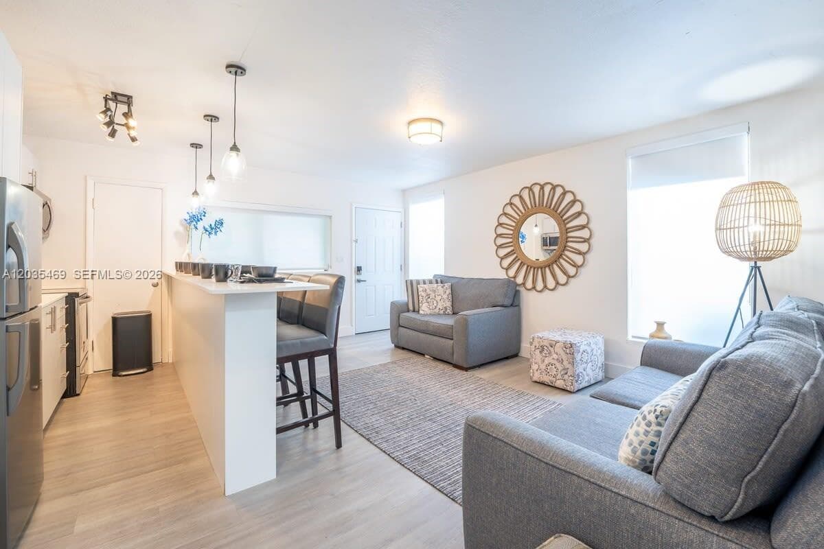 A12035469 — Miami Beach