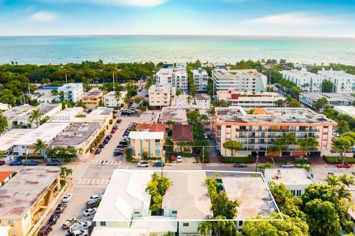 A12035469 — Miami Beach — 20
