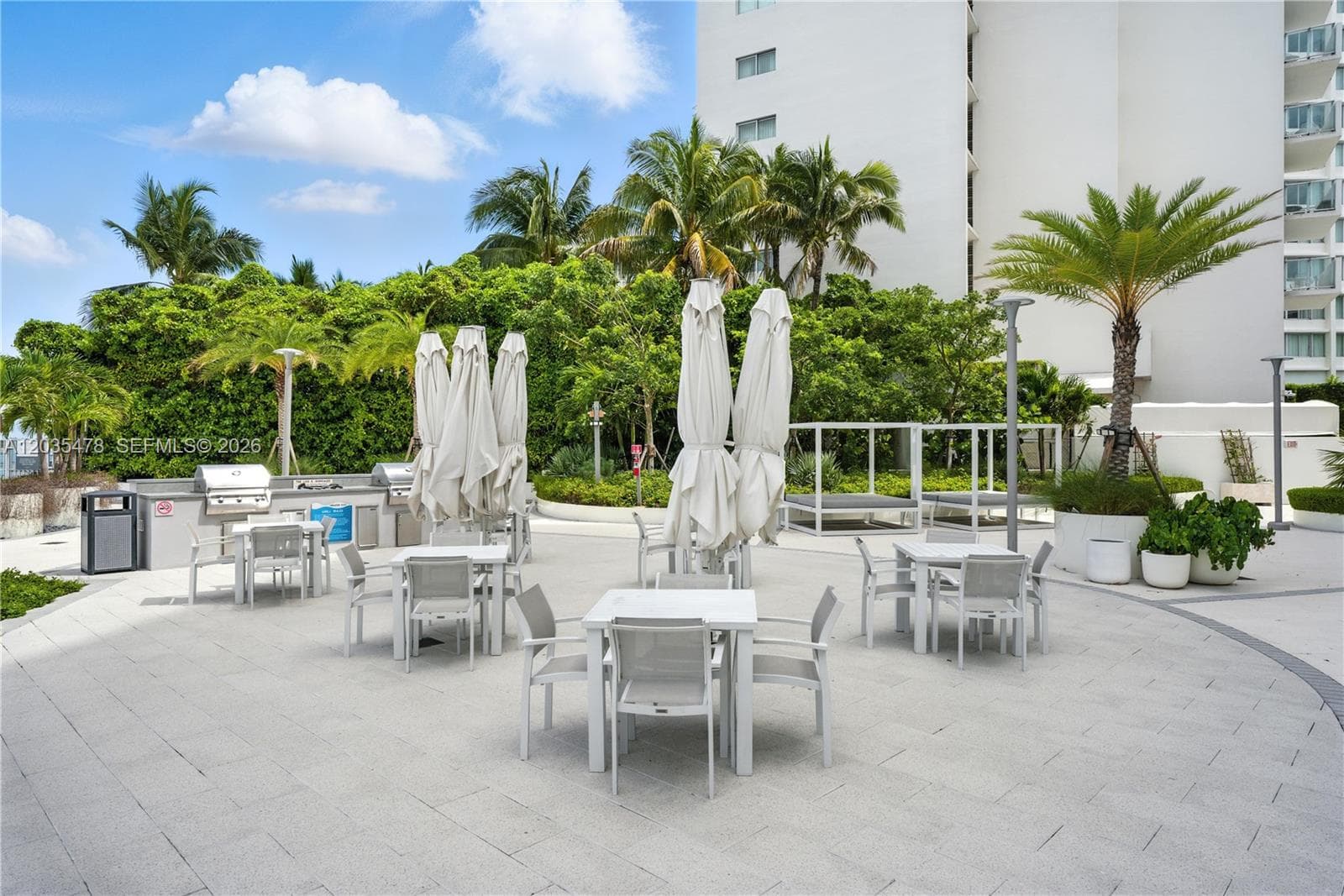 A12035478 — Miami Beach — 17