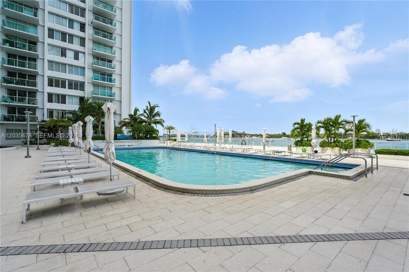 A12035478 — Miami Beach — 16
