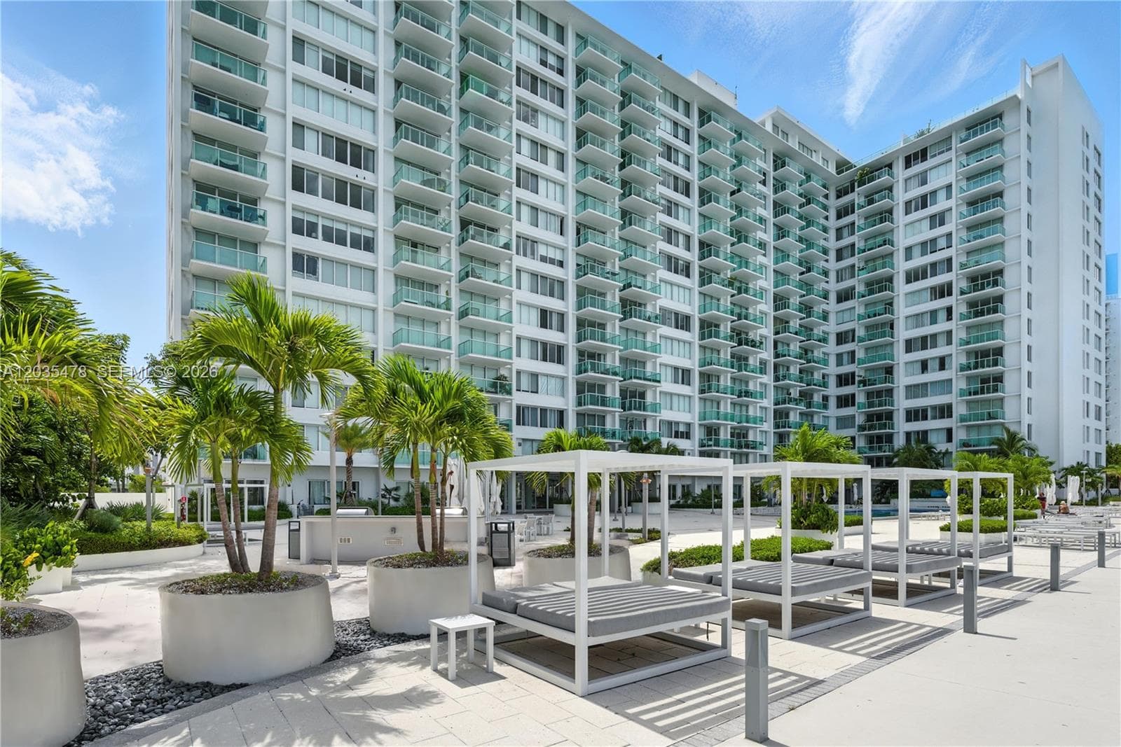 A12035478 — Miami Beach — 19
