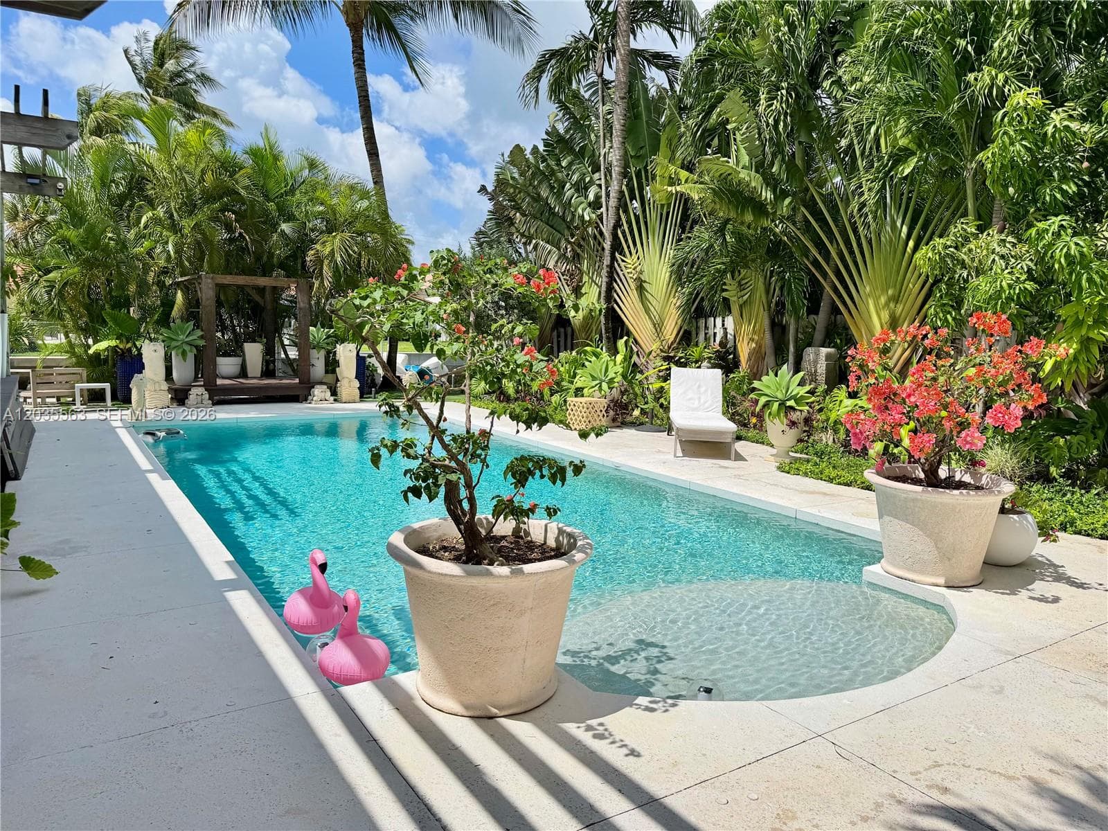A12035563 — Miami Beach