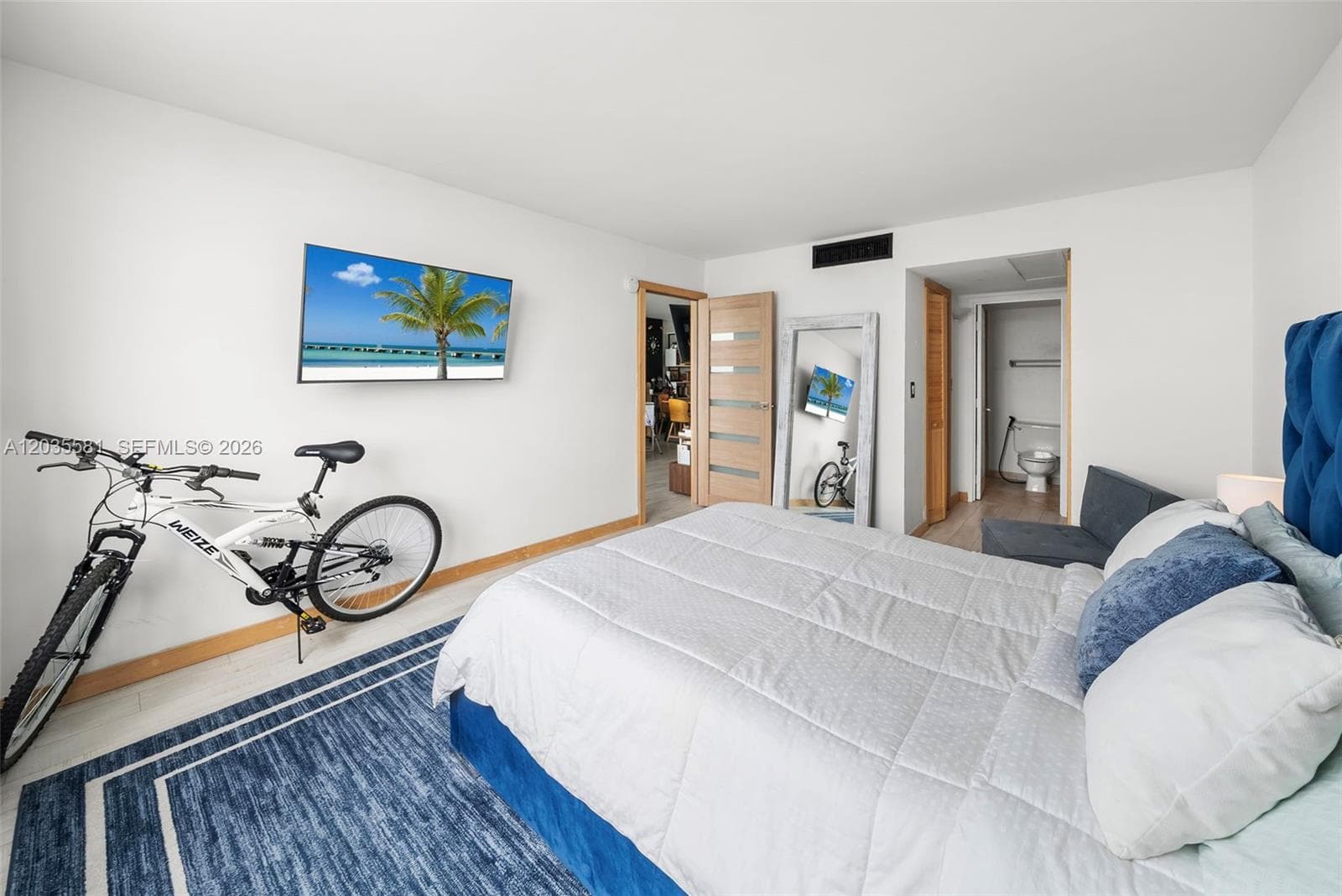 A12035581 — Miami Beach — 22