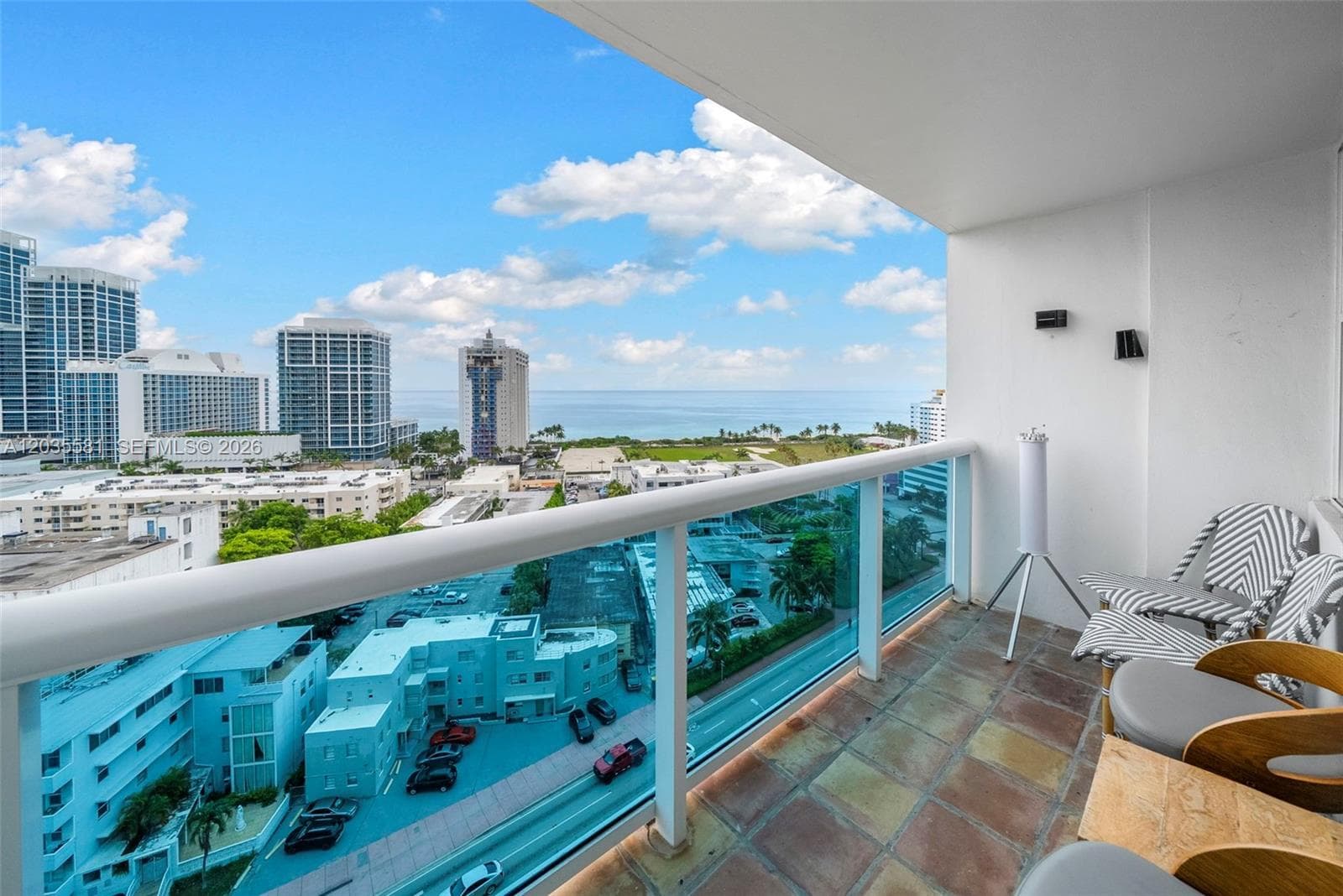 A12035581 — Miami Beach