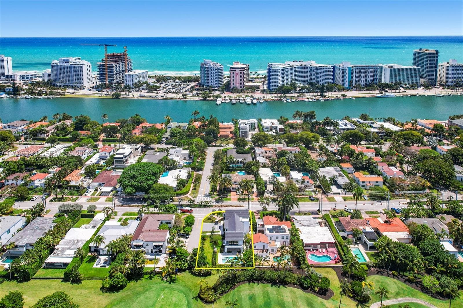 A12035596 — Miami Beach — 137