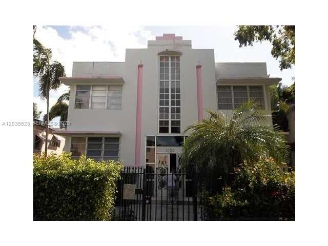 A12035628 — Miami Beach — 26