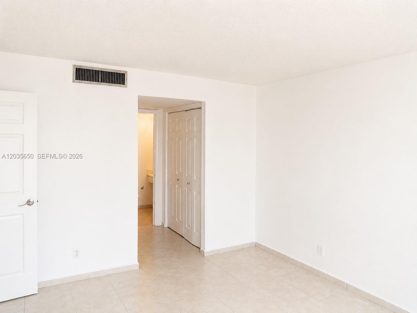 A12035650 — Miami Beach — 7