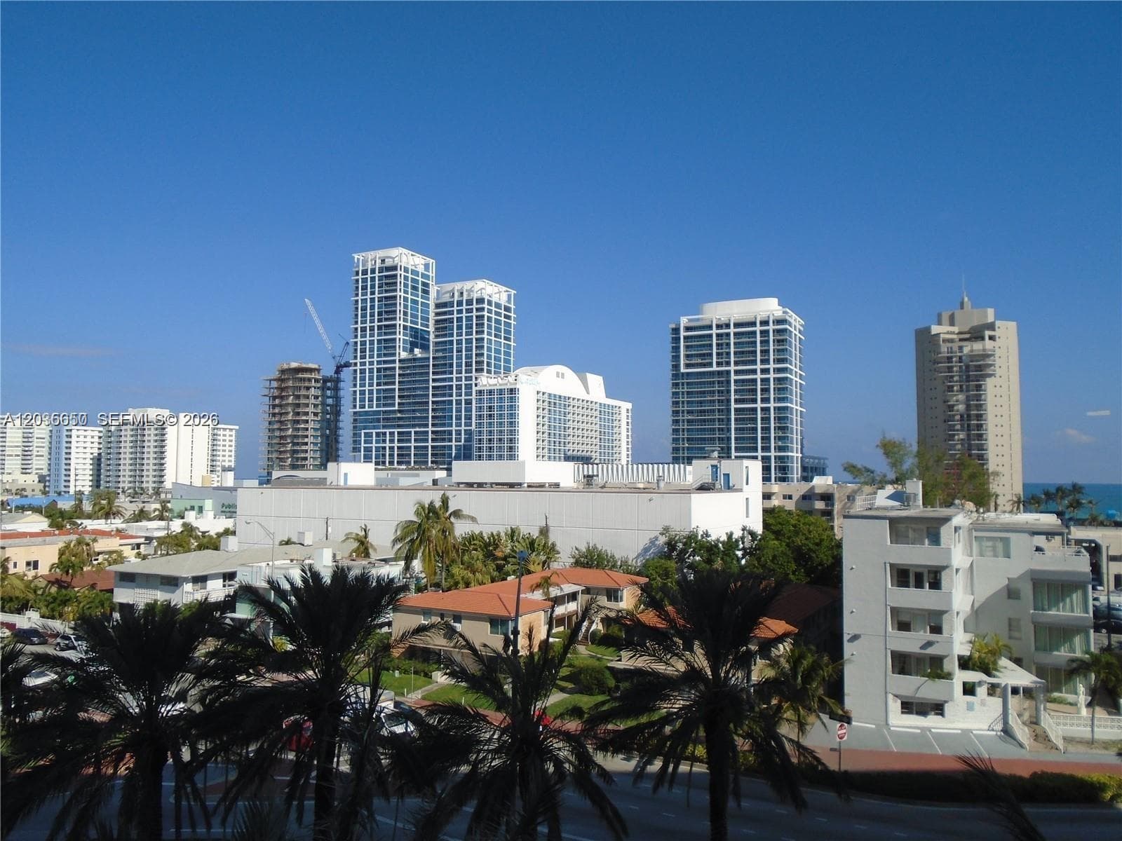 A12035650 — Miami Beach — 15