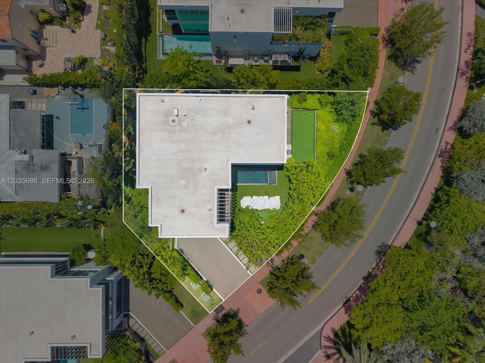 A12035698 — Miami Beach — 32