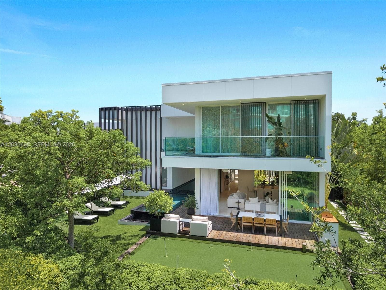 A12035698 — Miami Beach