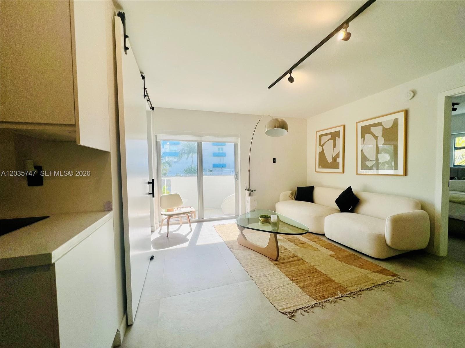 A12035747 — Miami Beach — 2