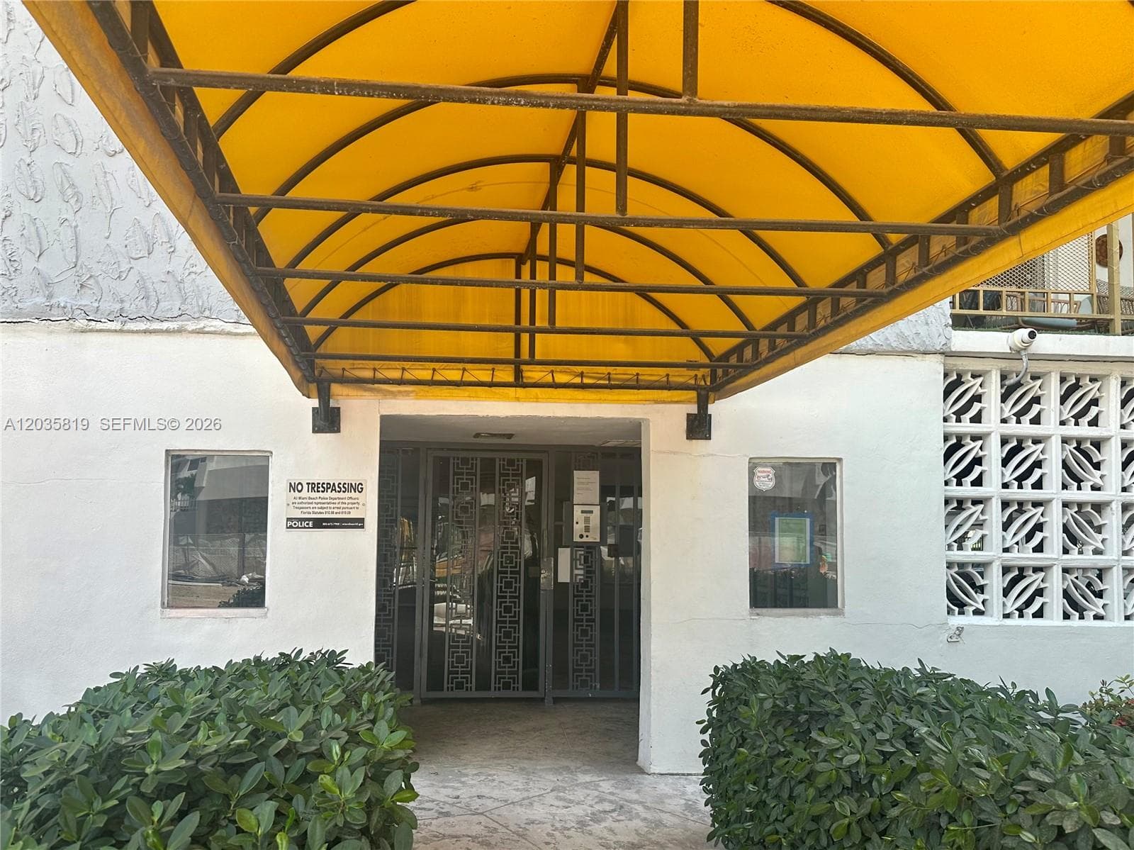 A12035819 — Miami Beach
