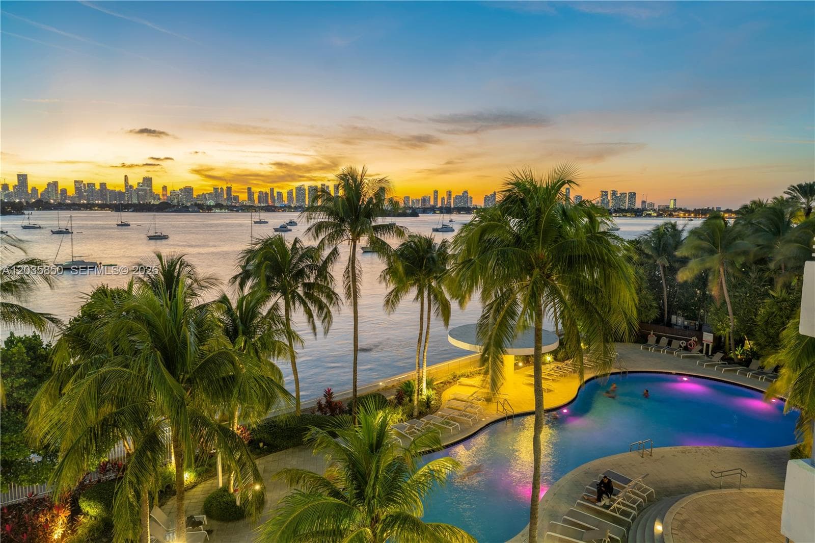A12035850 — Miami Beach