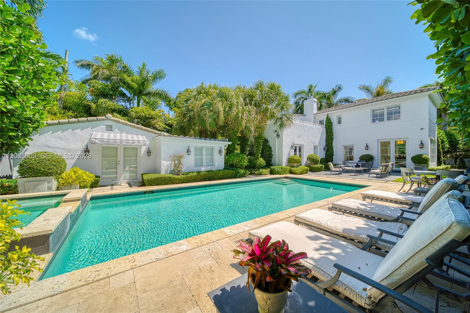 A12035909 — Miami Beach