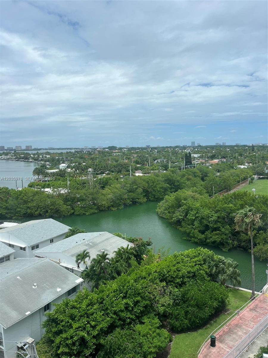A12035978 — Miami Beach — 4