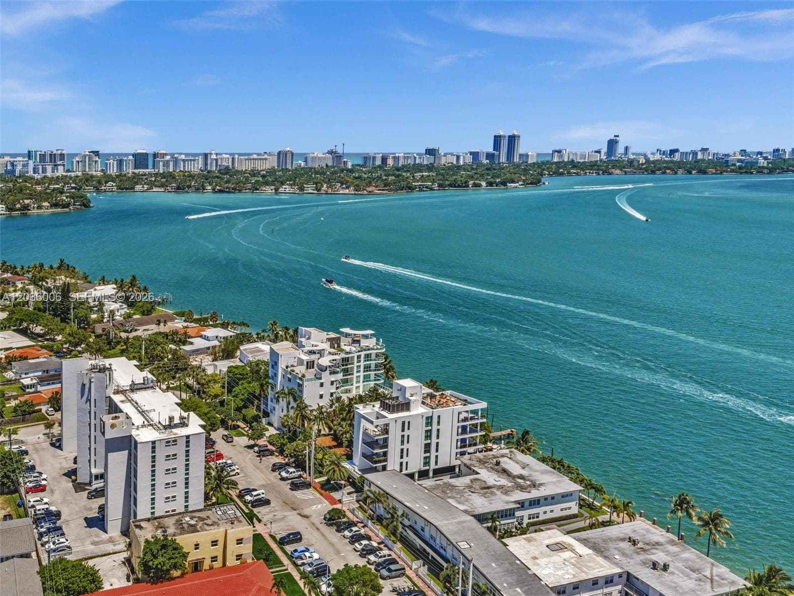 A12036006 — Miami Beach — 63