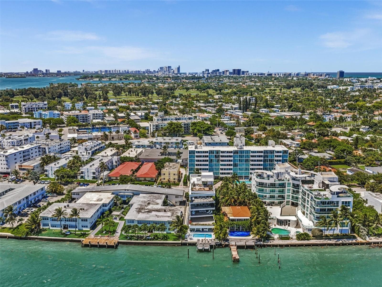 A12036006 — Miami Beach — 61