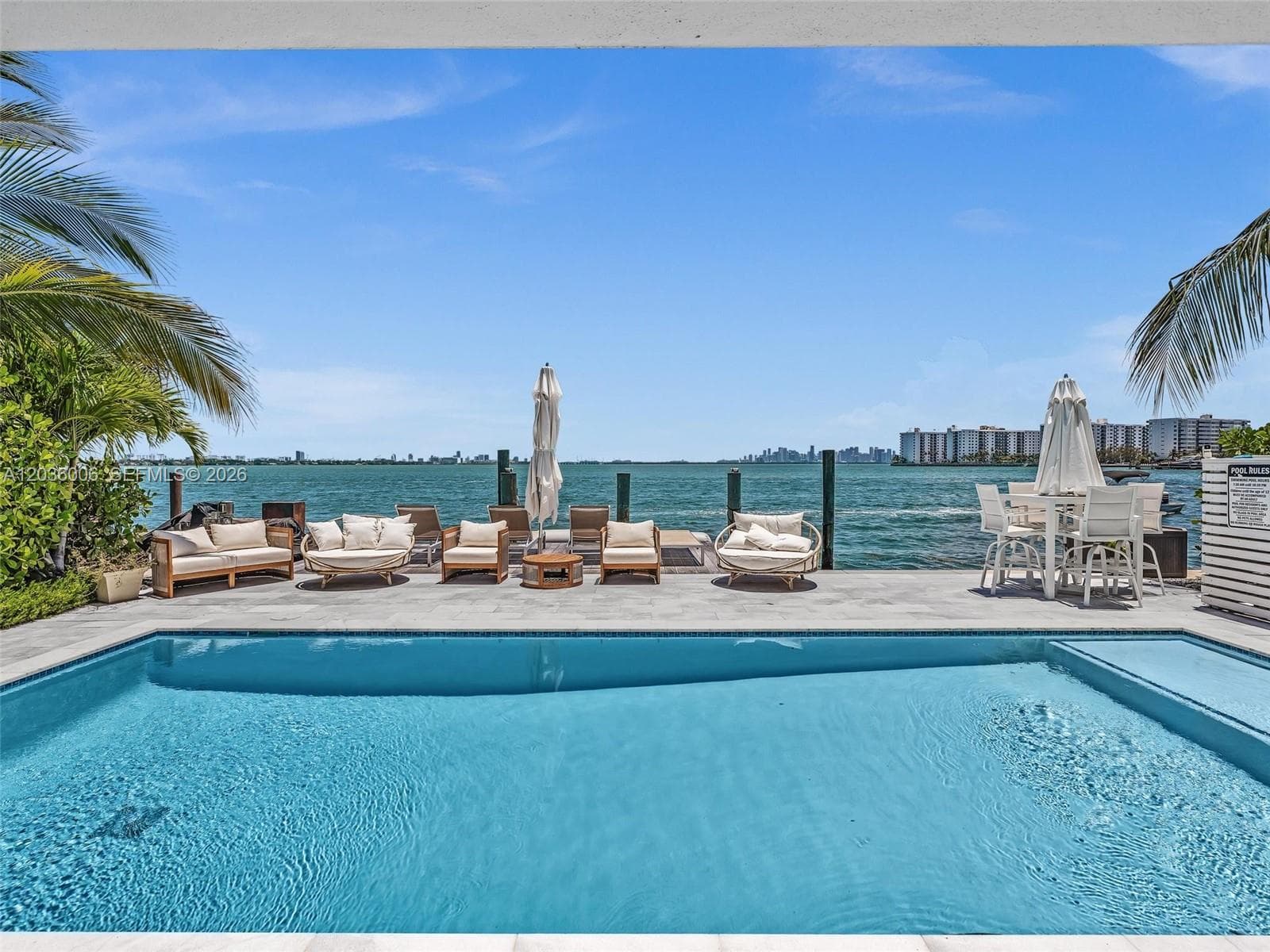 A12036006 — Miami Beach — 55