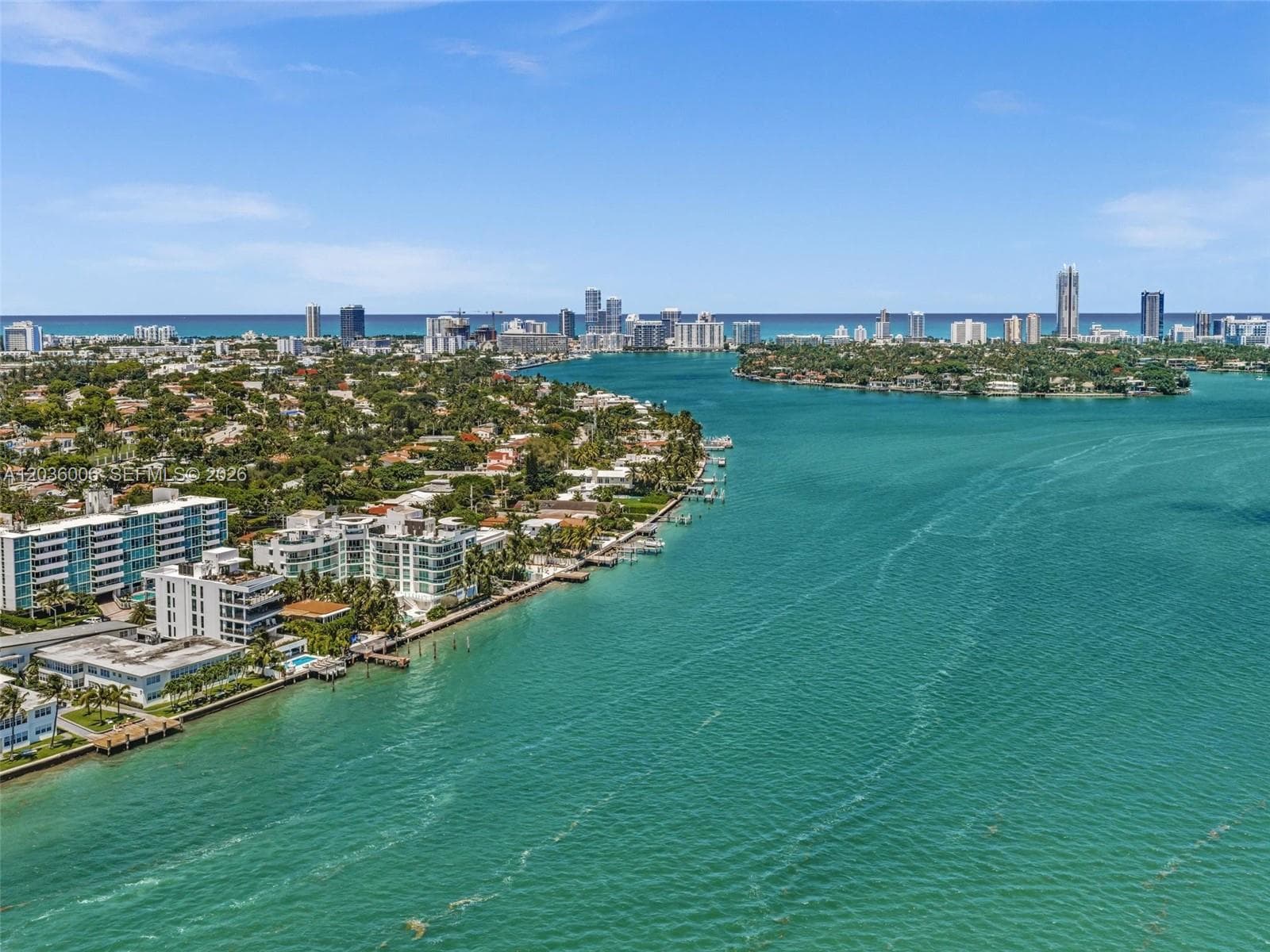 A12036006 — Miami Beach — 64