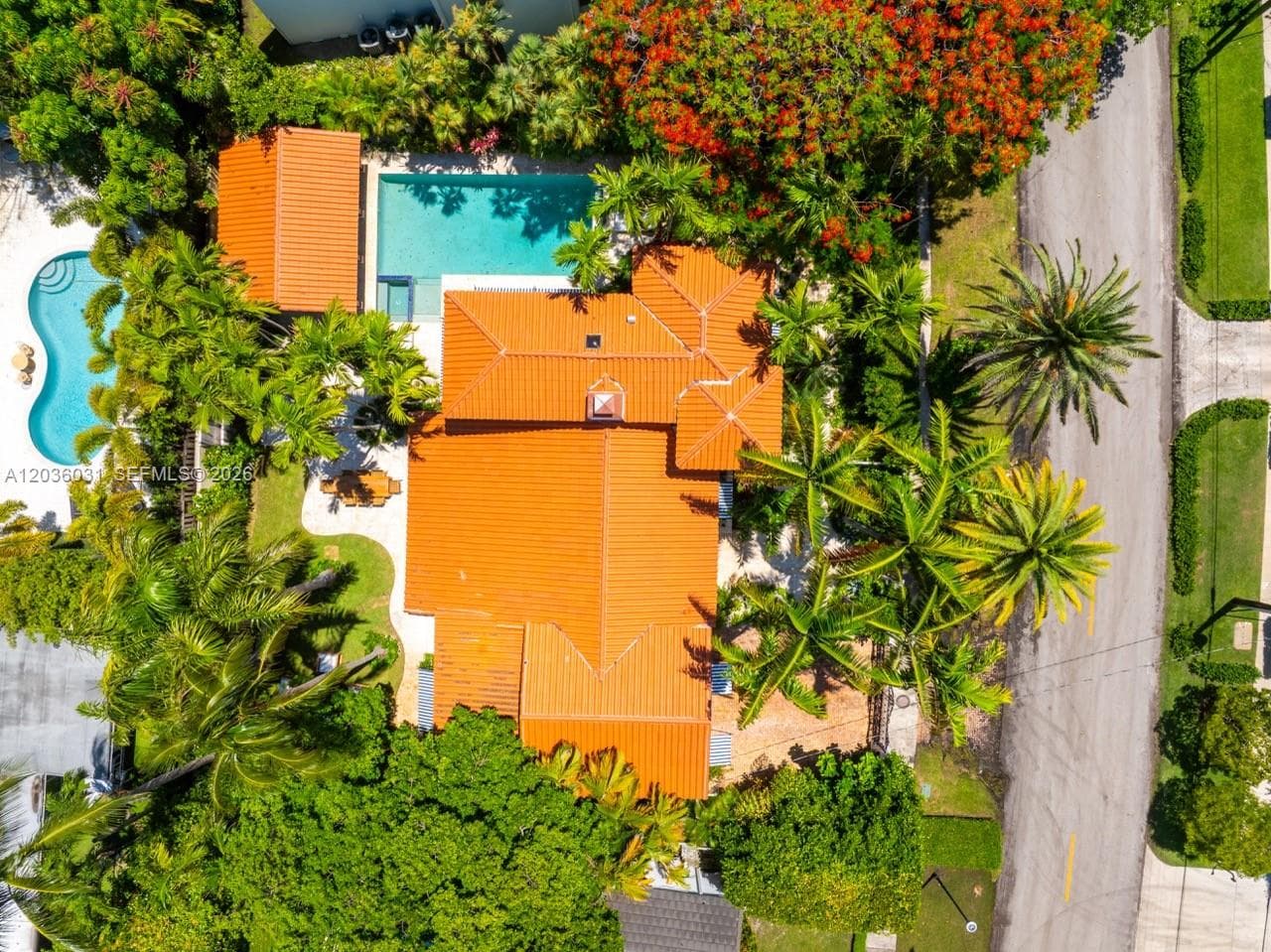 A12036031 — Miami Beach — 4