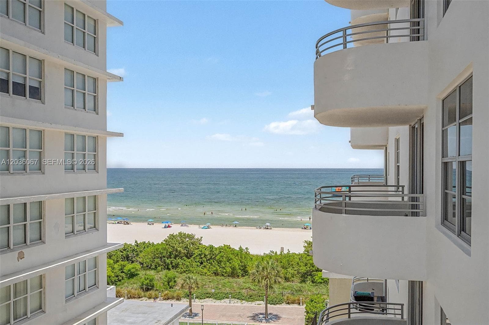 A12036067 — Miami Beach