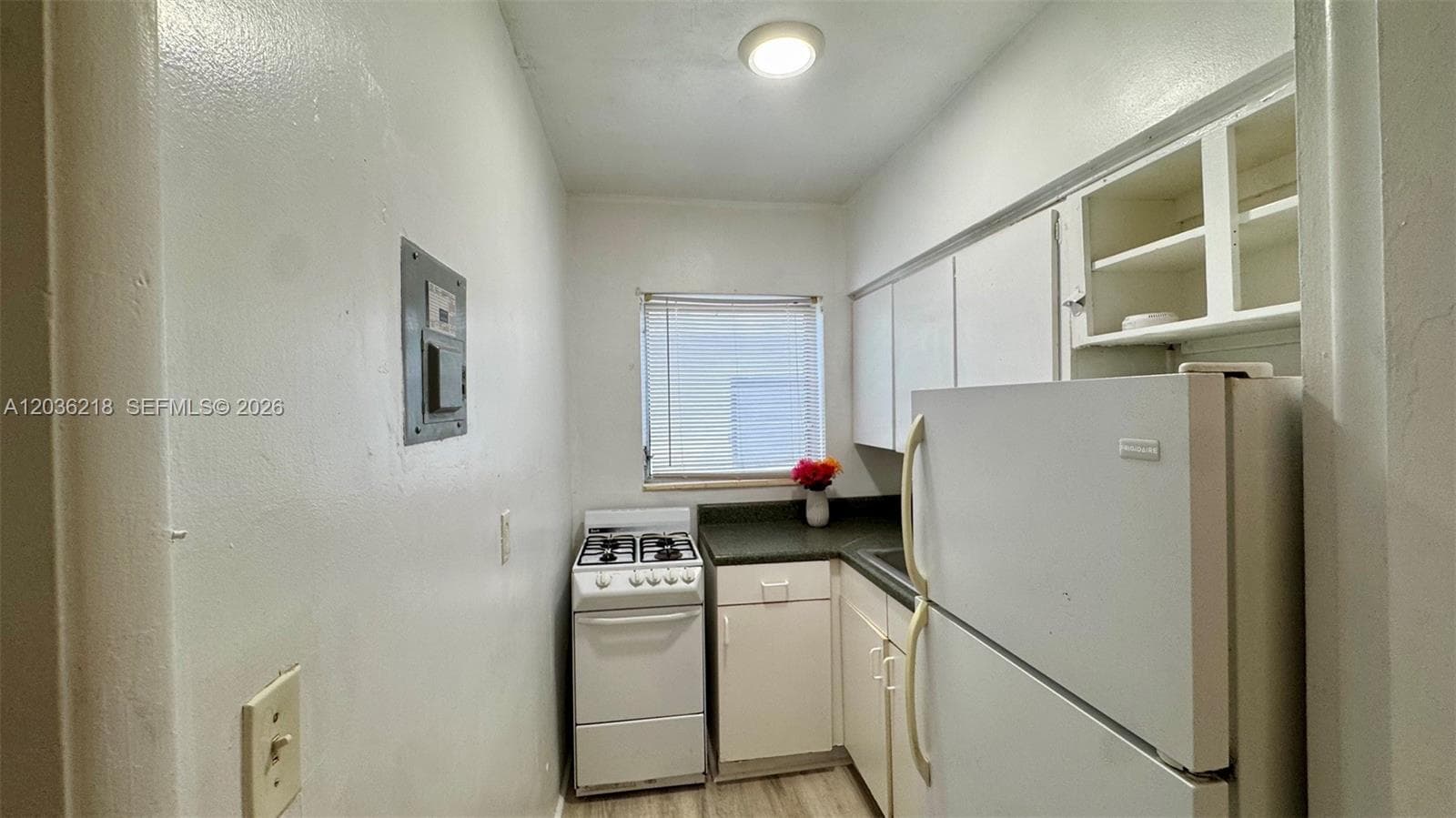 A12036218 — Miami Beach — 7