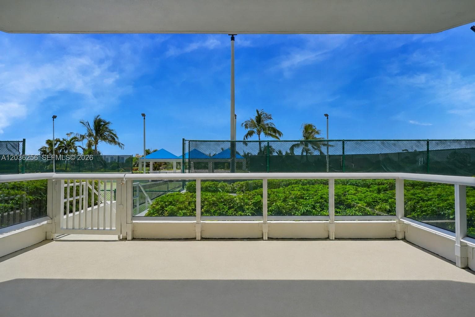 A12036256 — Miami Beach — 16