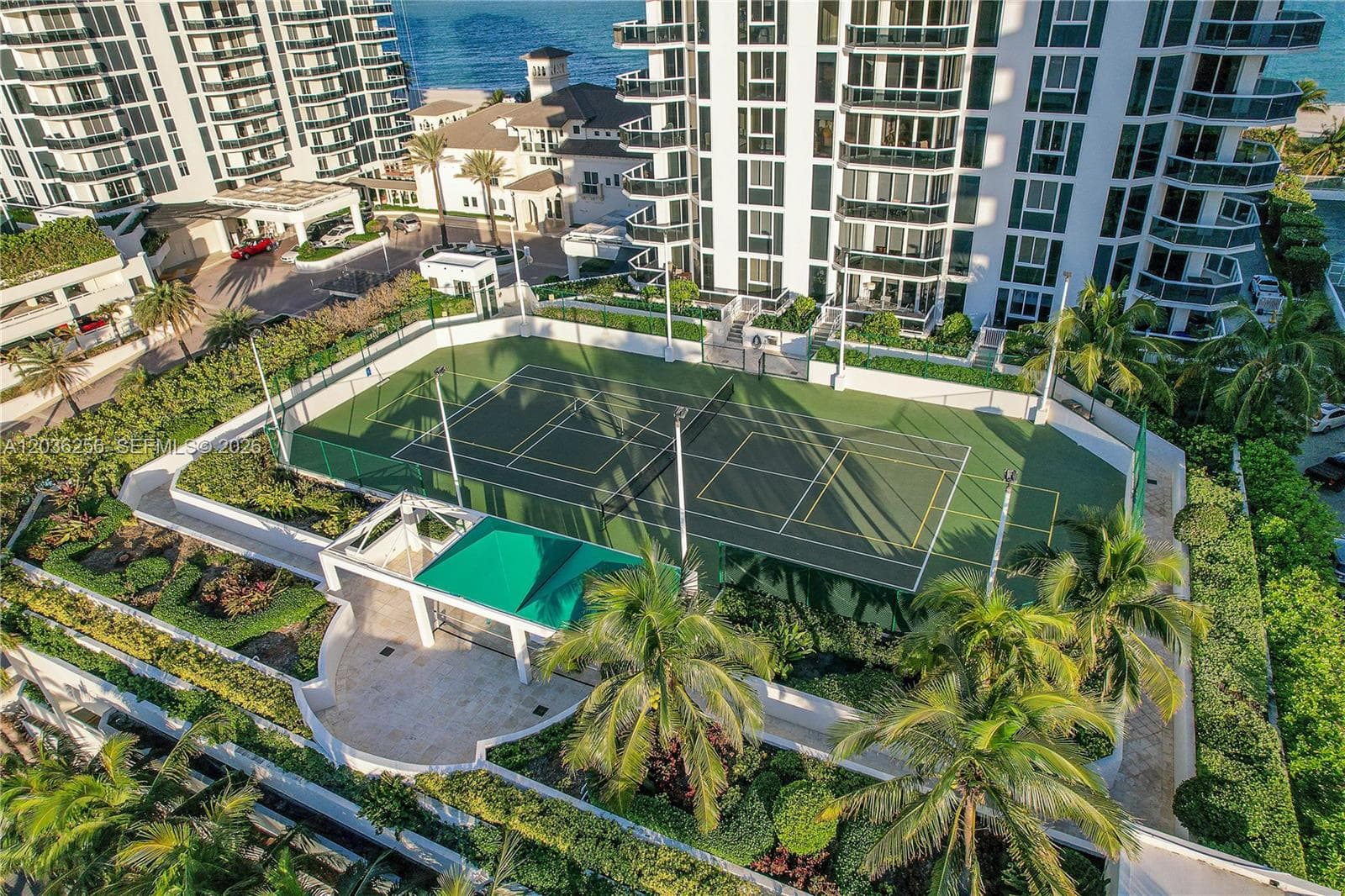 A12036256 — Miami Beach — 38