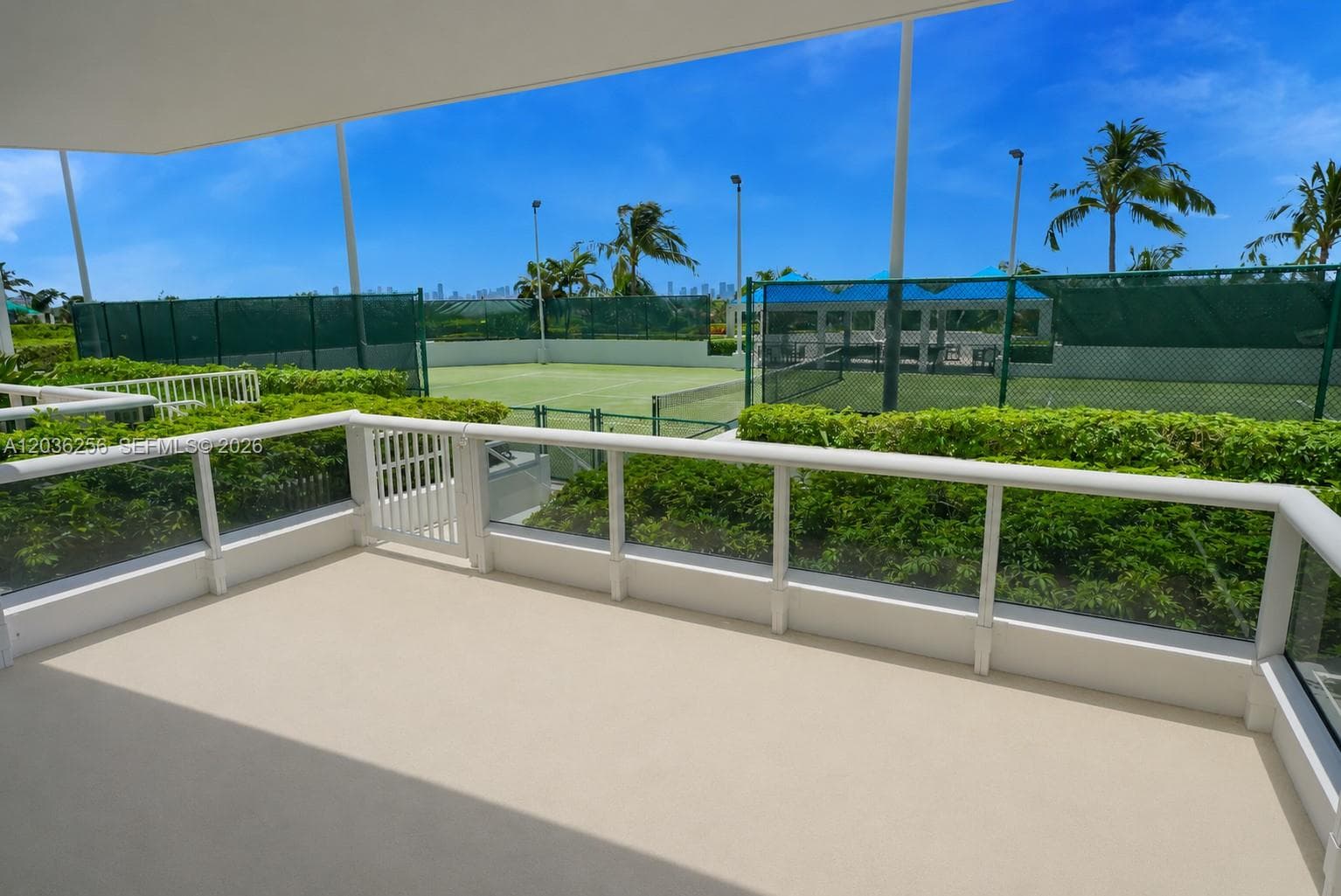 A12036256 — Miami Beach — 11