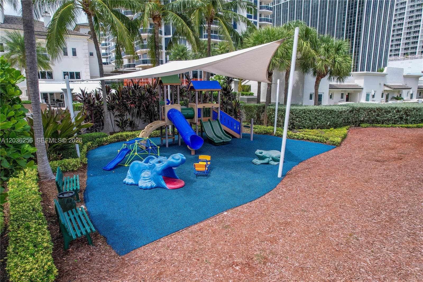 A12036256 — Miami Beach — 35