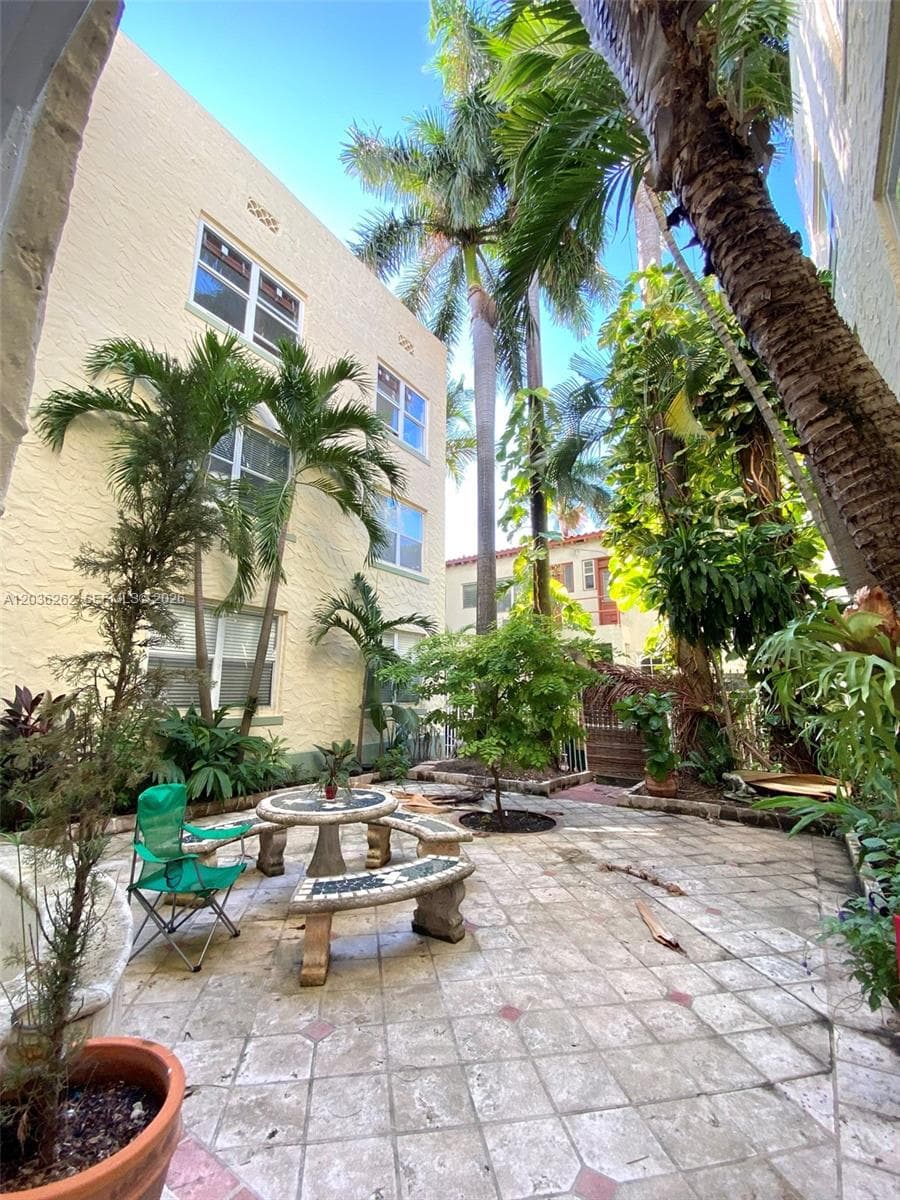 A12036262 — Miami Beach — 26