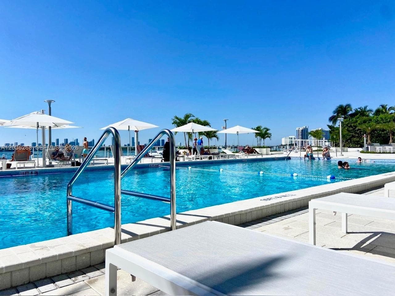 A12036268 — Miami Beach — 10