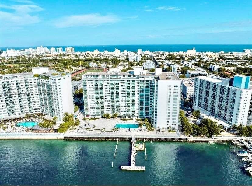 A12036268 — Miami Beach — 8