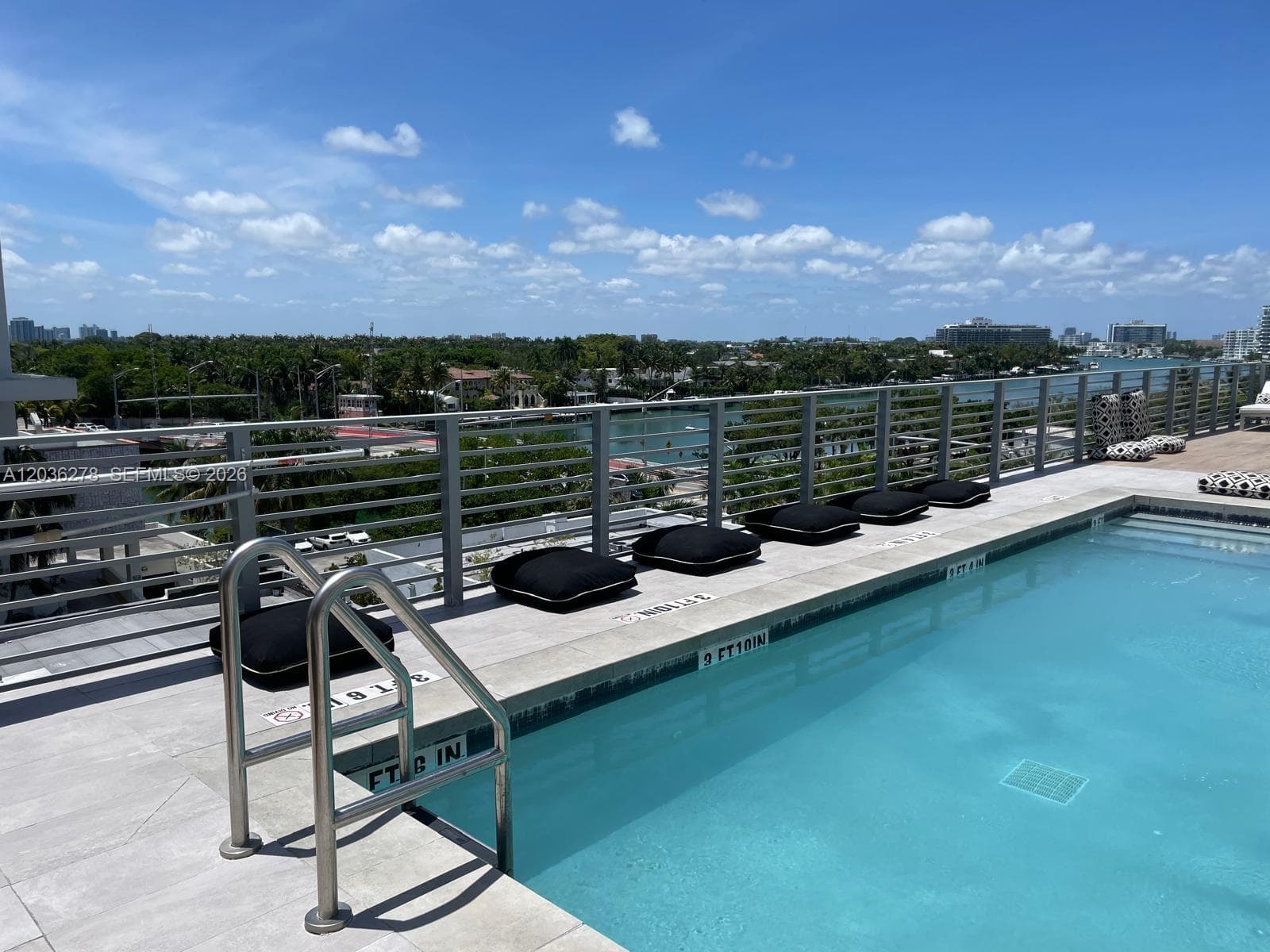 A12036278 — Miami Beach — 29