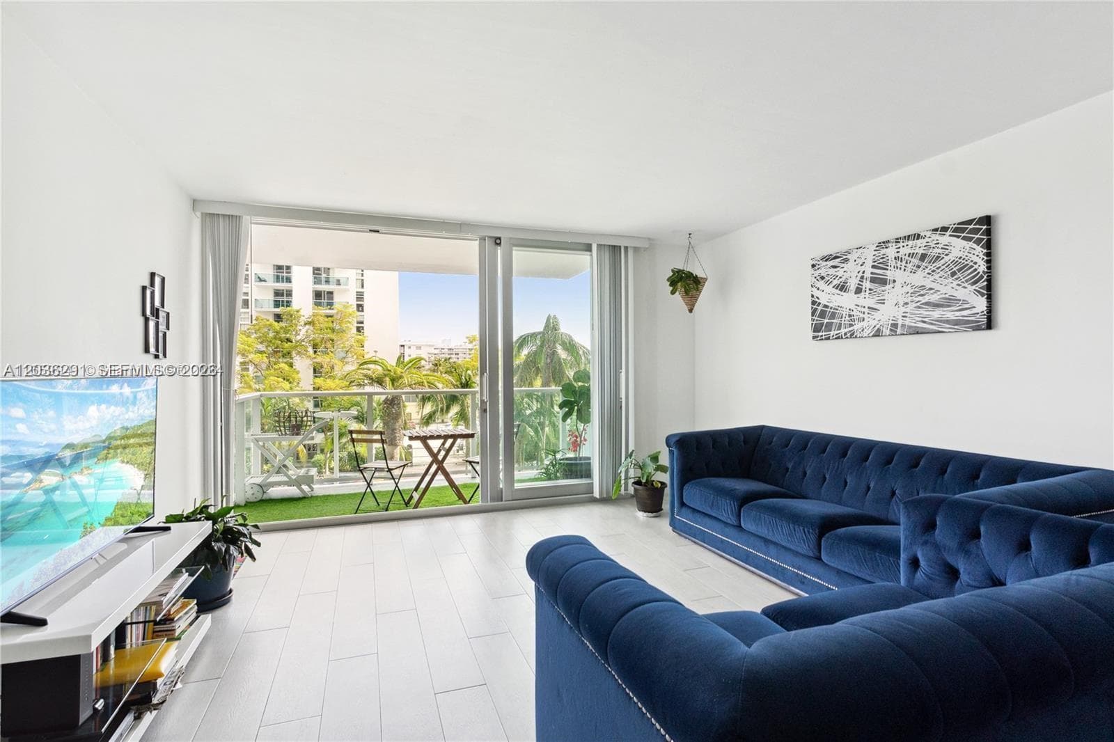 A12036291 — Miami Beach — 3