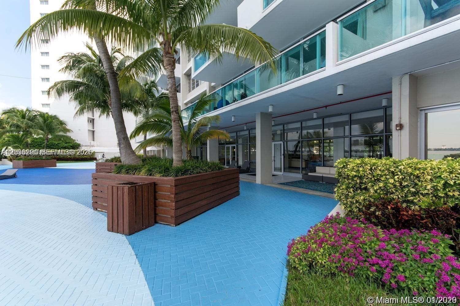 A12036291 — Miami Beach — 14