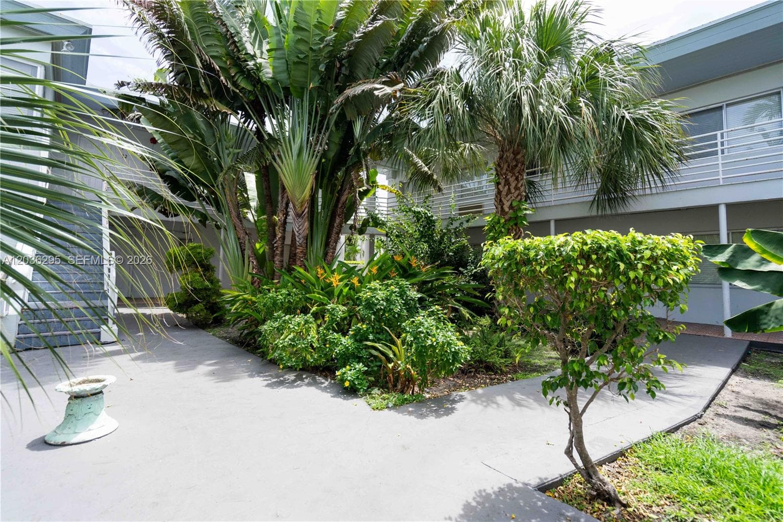 A12036295 — Miami Beach — 14