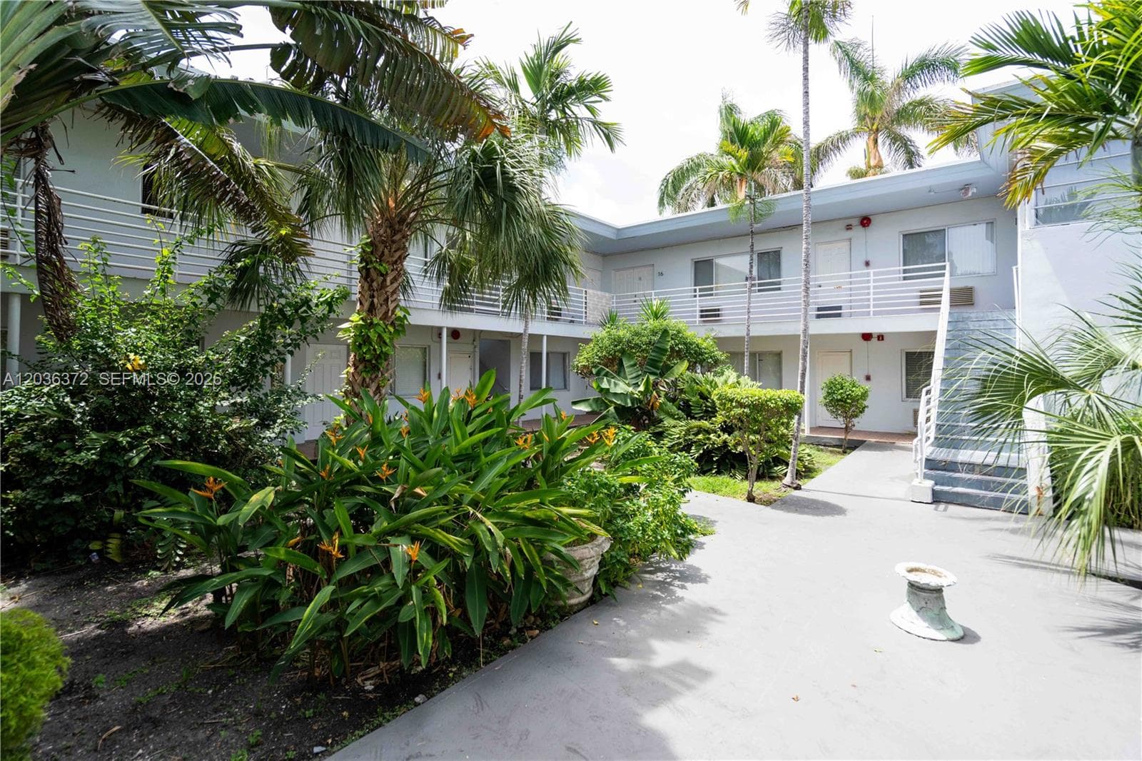 A12036372 — Miami Beach — 11
