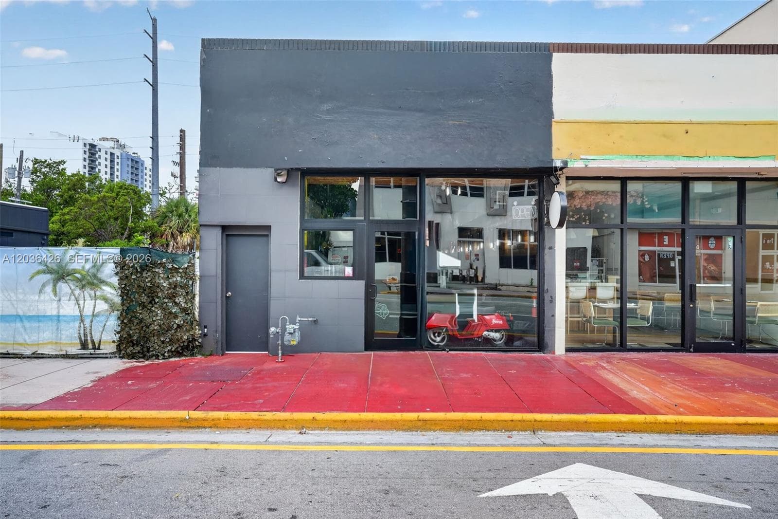 A12036426 — Miami Beach — 25