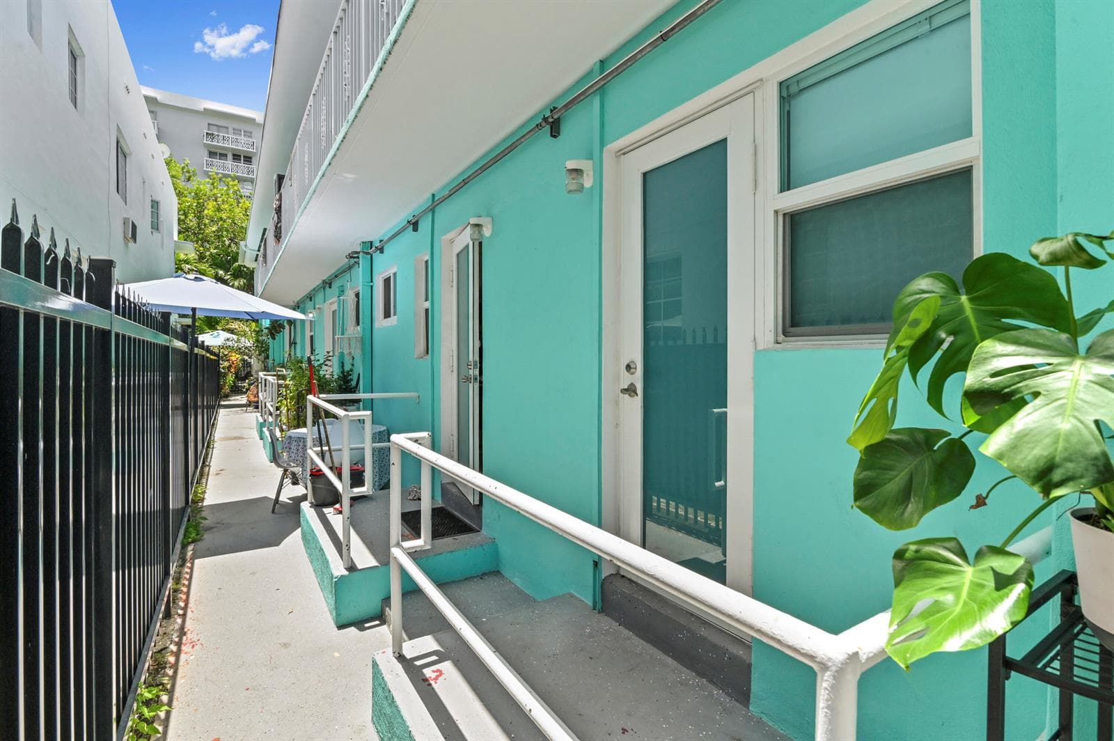 B26040562 — Miami Beach — 17