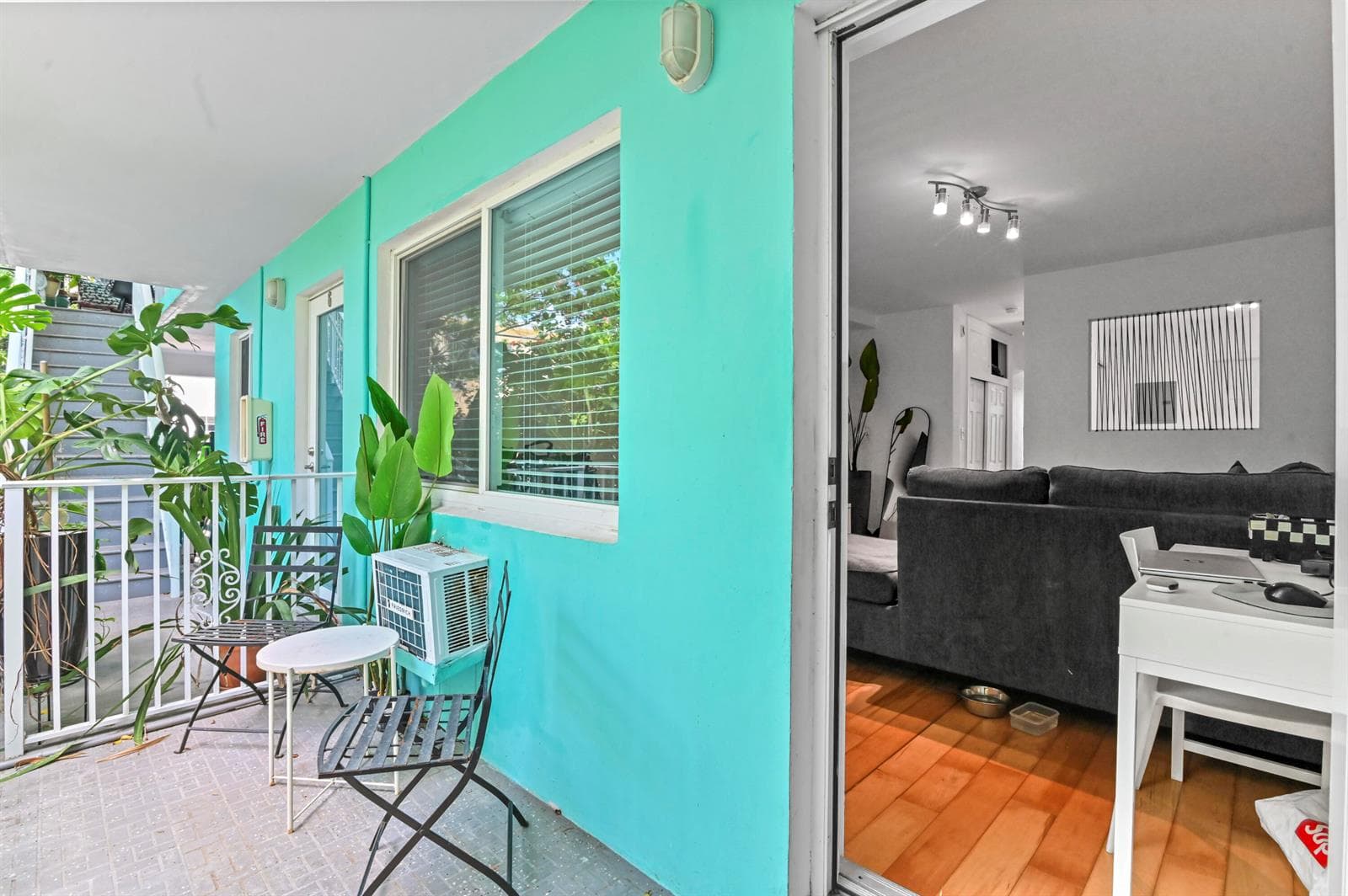 B26040562 — Miami Beach — 3