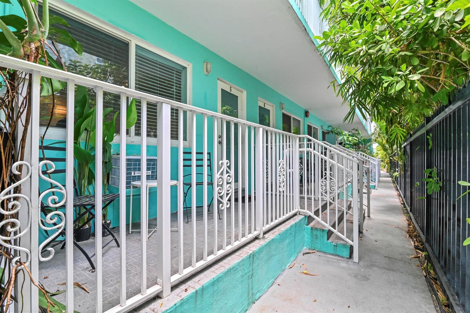 B26040562 — Miami Beach — 20