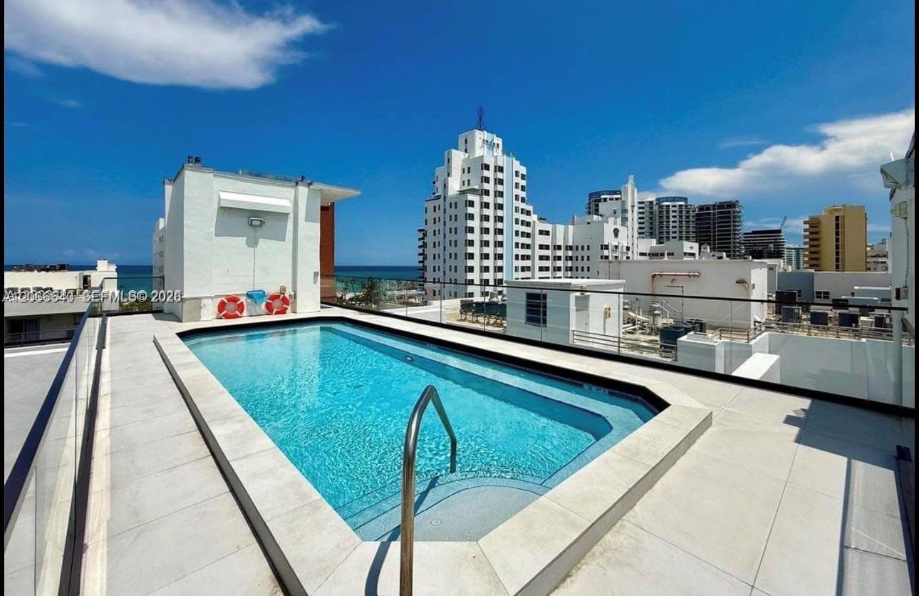 A12036540 — Miami Beach — 2