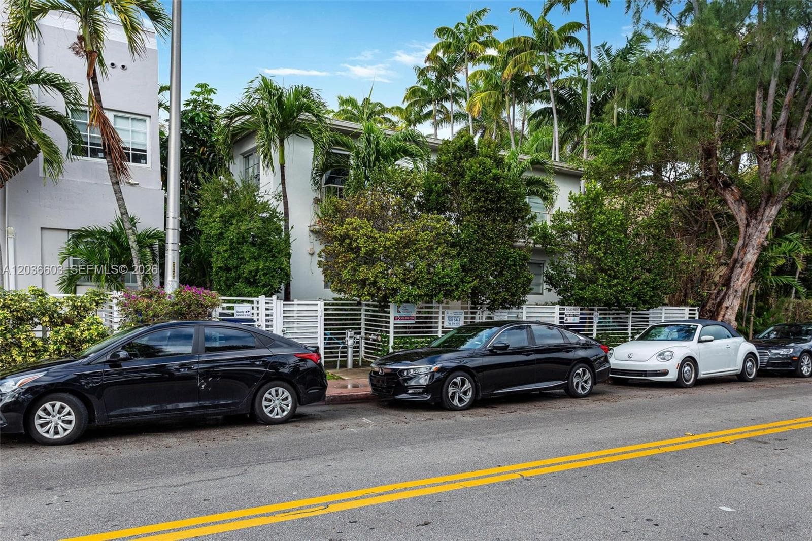 A12036603 — Miami Beach — 11