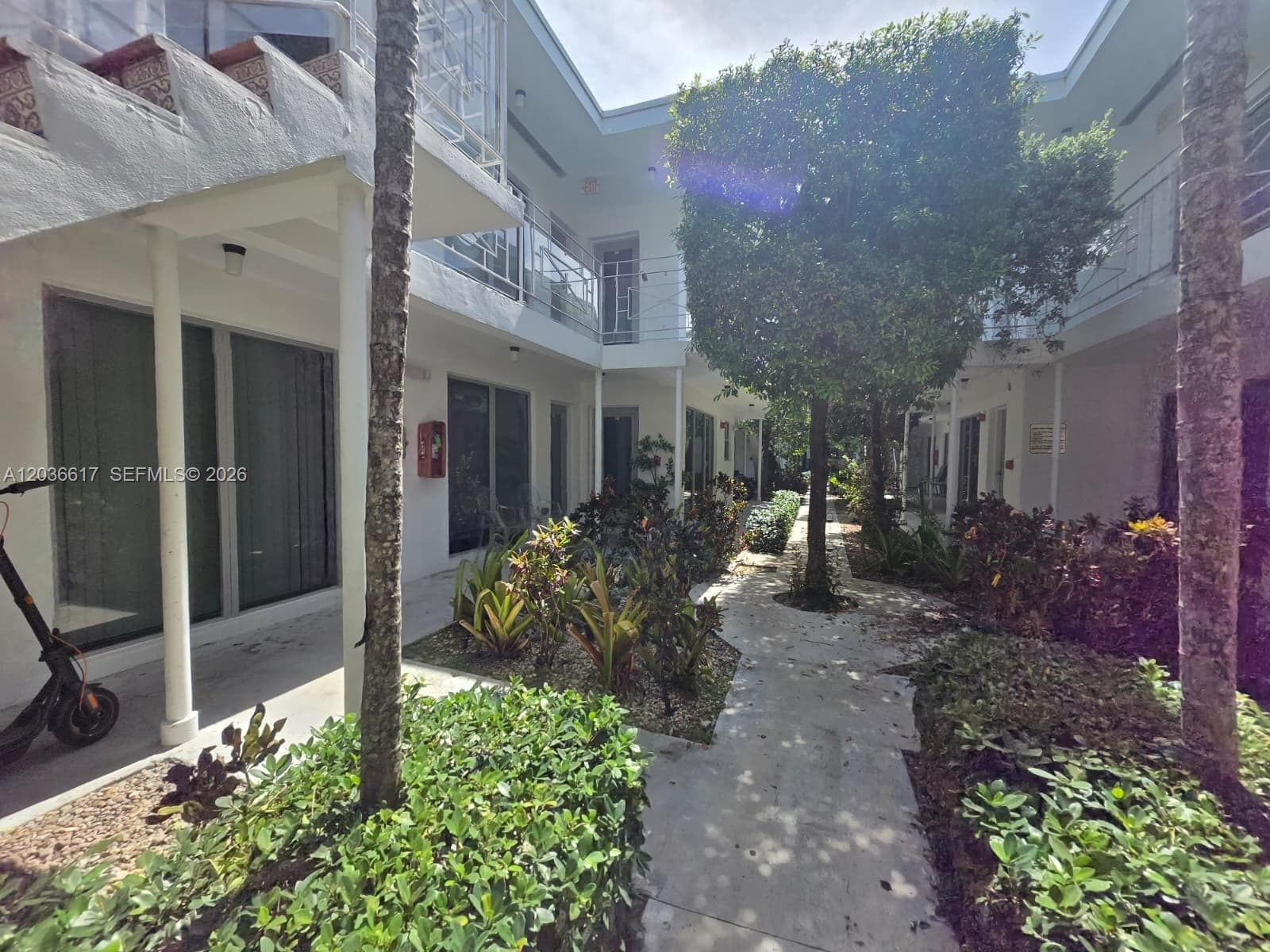 A12036617 — Miami Beach — 22