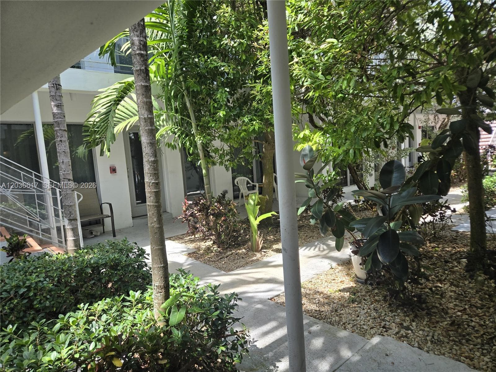 A12036617 — Miami Beach — 9