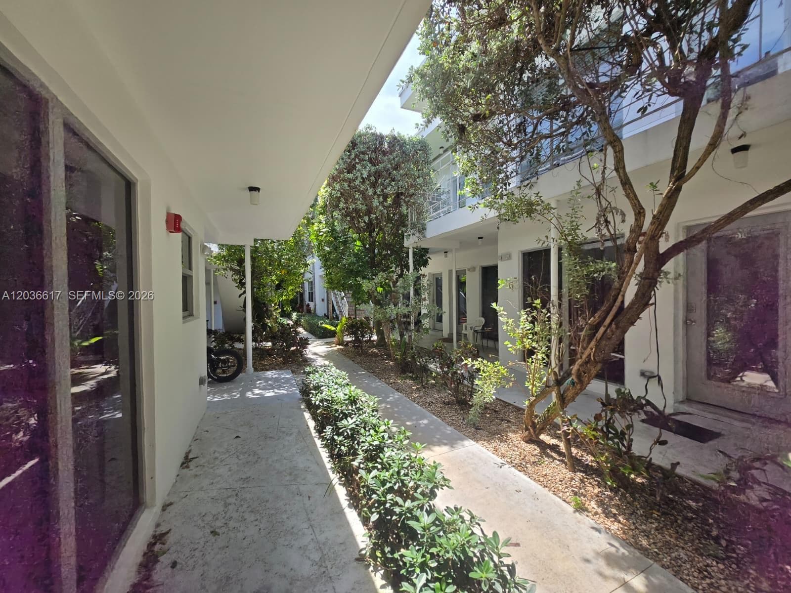 A12036617 — Miami Beach — 21