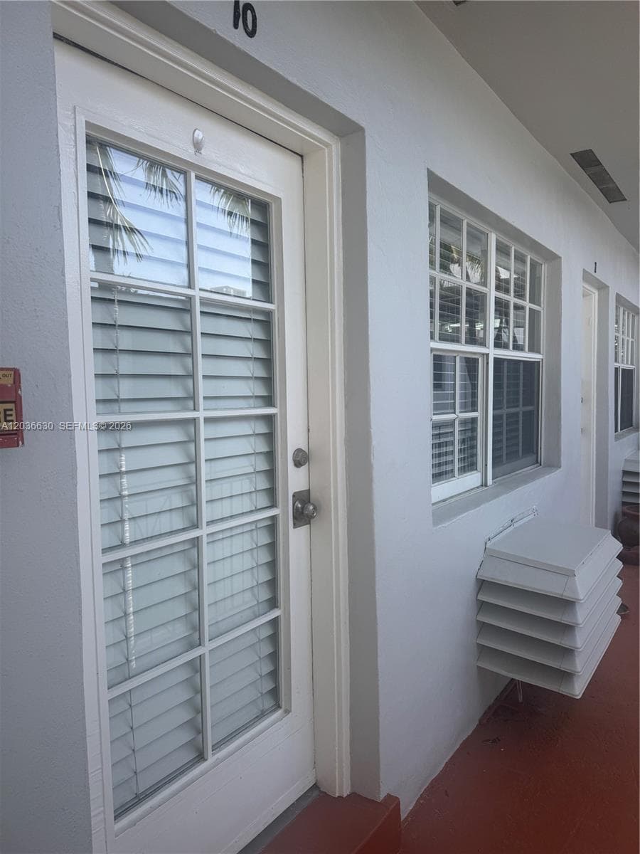 A12036630 — Miami Beach — 15