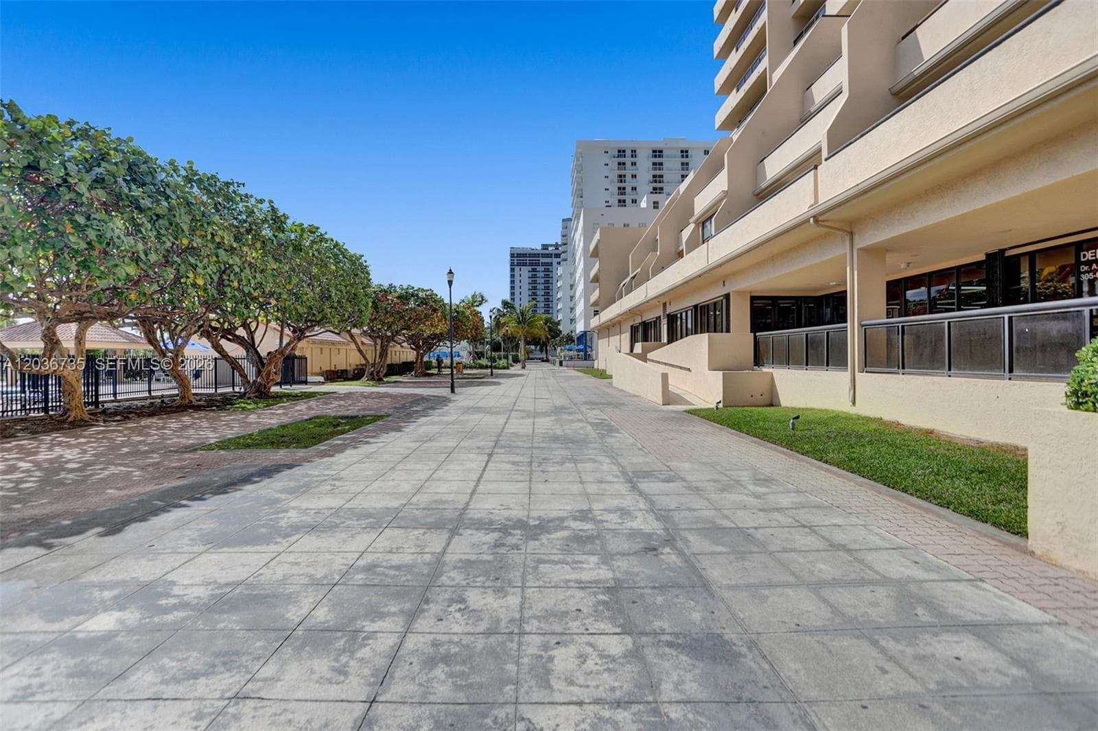 A12036735 — Miami Beach — 53