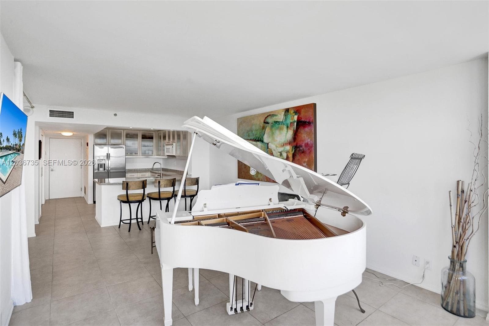 A12036735 — Miami Beach — 4